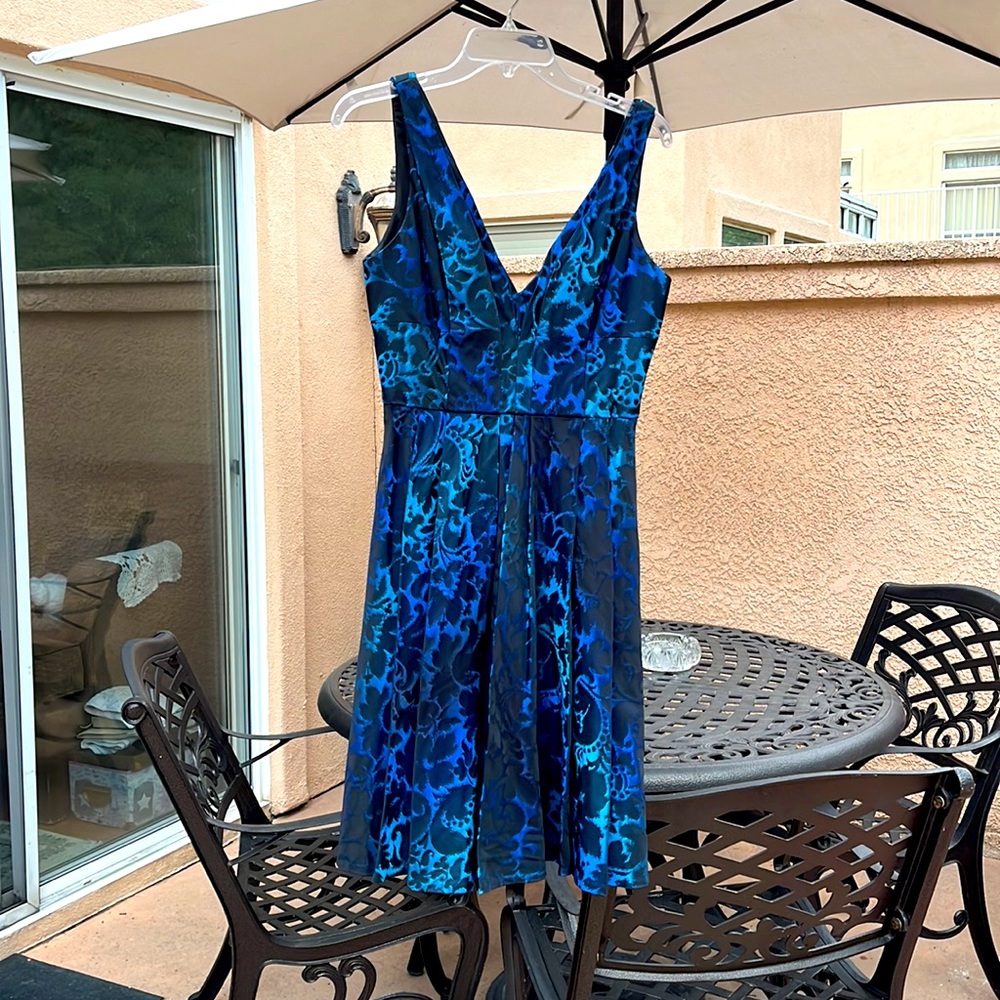 Carmen Marc Valvo A-Line V-Neck dress